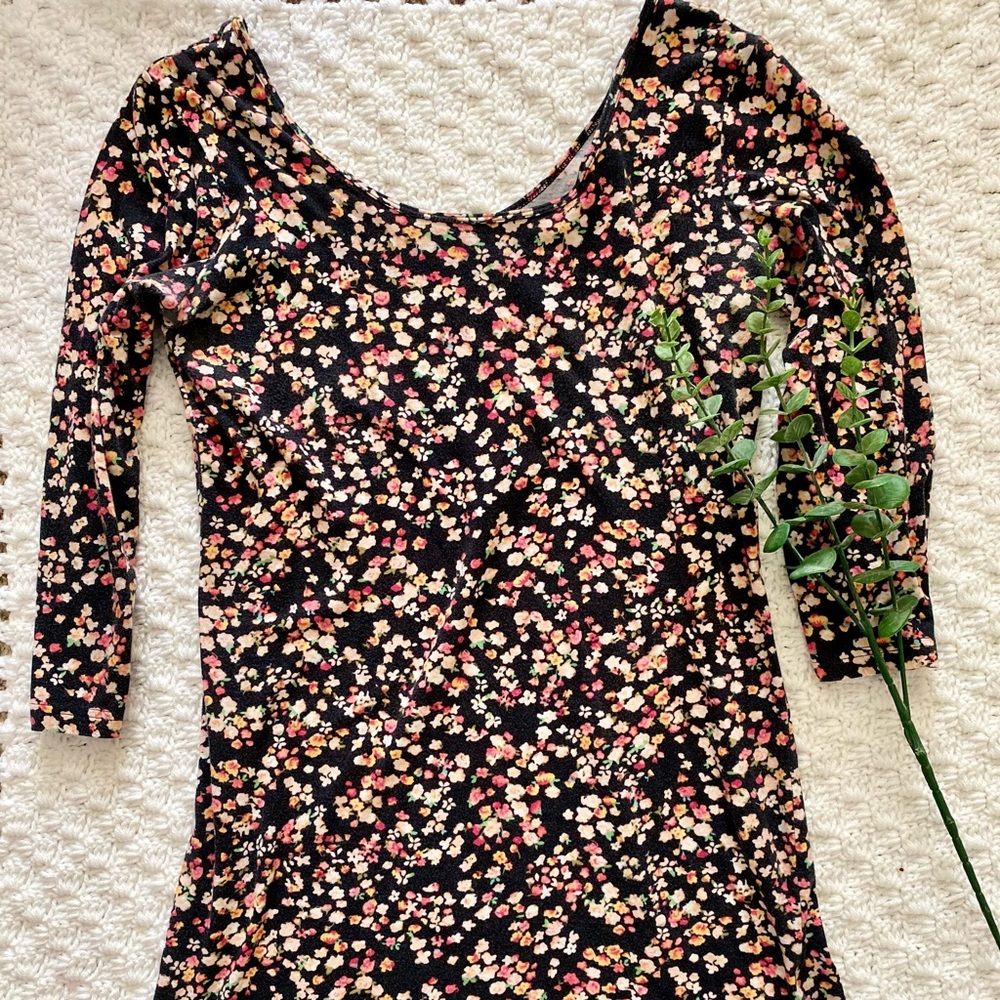 3 for $25! Multicolored floral 3/4 sleeve top